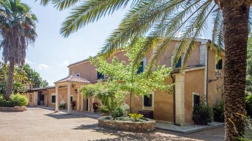 Wonderful Finca with an impressive garden landscape and 3 guest houses close to Palma Wonderful Finca with an impressive garden landscape and 3 guest houses close to Palma