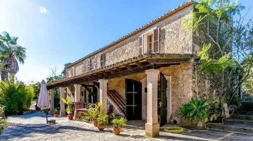 Mediterranean finca with lots of charm and breathtaking views Mediterranean finca with lots of charm and breathtaking views