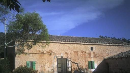 Perfect infrastructure, accessible caves, more than 50 hectares of land: historical finca near Santa Eugenia Perfect infrastructure, accessible caves, more than 50 hectares of land: historical finca near Santa Eugenia