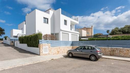 Modern newly-built villa in Cala Mandia Modern newly-built villa in Cala Mandia