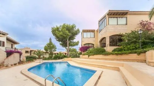 Compact, modern apartment in a well-maintained residential complex with communal pool Compact, modern apartment in a well-maintained residential complex with communal pool