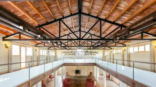 Impressive building in Lloseta with 12-bed holiday rental license and 2 separate housekeeper areas Impressive building in Lloseta with 12-bed holiday rental license and 2 separate housekeeper areas