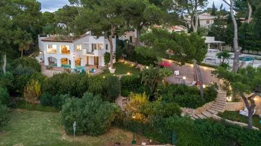 Fabulous villa on the first sea line with holiday rental license and breathtaking views over the marina of Santa Ponsa