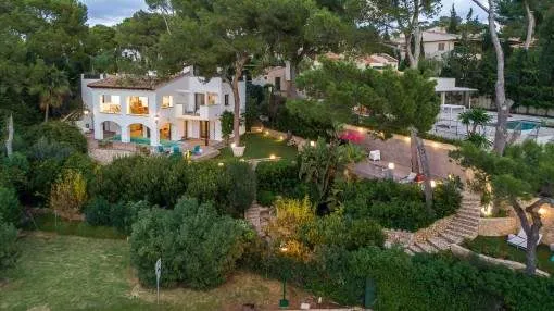 Fabulous villa on the first sea line with holiday rental license and breathtaking views over the marina of Santa Ponsa Fabulous villa on the first sea line with holiday rental license and breathtaking views over the marina of Santa Ponsa