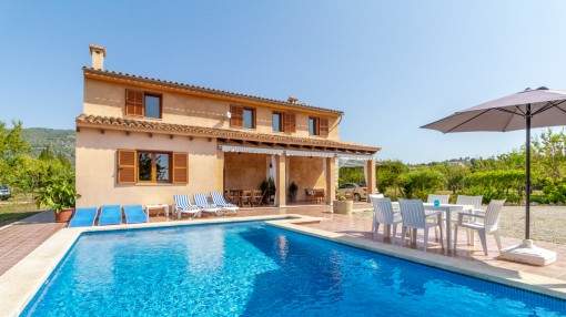 Enchanting finca with views of the Tramuntana close to the typical Mallorcan village of Selva Enchanting finca with views of the Tramuntana close to the typical Mallorcan village of Selva