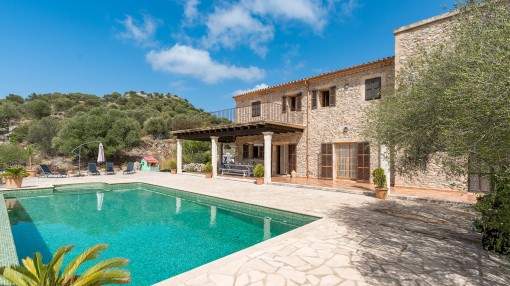 Pure nature-wonderful finca in a unique location on top of a hill with breathtaking sweeping views in Son Macia Pure nature-wonderful finca in a unique location on top of a hill with breathtaking sweeping views in Son Macia