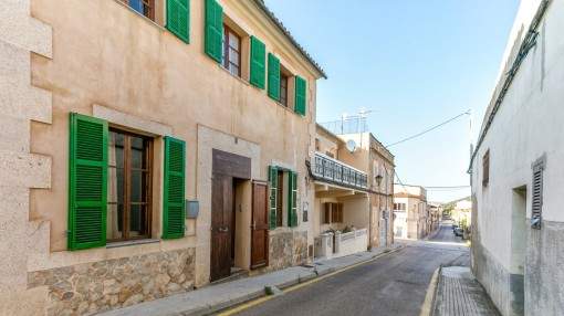 Large town house with patio and small pool in Son Servera Large town house with patio and small pool in Son Servera