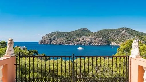 Unique villa with sea views and exquisite facilities in Camp de Mar Unique villa with sea views and exquisite facilities in Camp de Mar