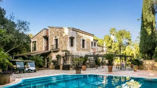 Wonderful finca in Sencelles with rental licence for 10 persons and impressive vegetation Wonderful finca in Sencelles with rental licence for 10 persons and impressive vegetation