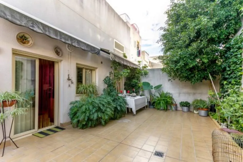 Beautiful, spacious ground-floor apartment with garage and terrace in a quiet and central location in Inca