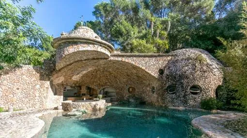 300 year-old country estate on a large plot of land with sweeping views and a wonderful garden near Port d'Alcudia