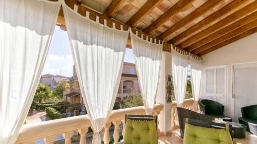 Spacious duplex apartment in Can Picafort in a Mediterranean residential complex with pool Spacious duplex apartment in Can Picafort in a Mediterranean residential complex with pool