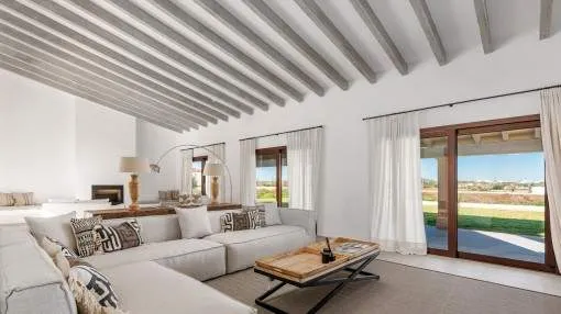 Beautiful newly-built natural stone finca with panoramic views of Santanyi Beautiful newly-built natural stone finca with panoramic views of Santanyi