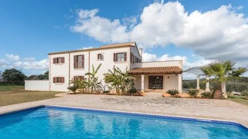 Country house with pool close to Santanyí Country house with pool close to Santanyí