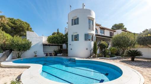 Spacious villa with holiday rental license close to the beach on Porto Colom's peninsula Sa Punta Spacious villa with holiday rental license close to the beach on Porto Colom's peninsula Sa Punta