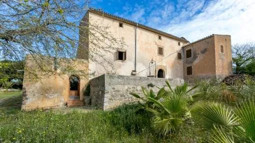 Traditional historical manor house near to Arta