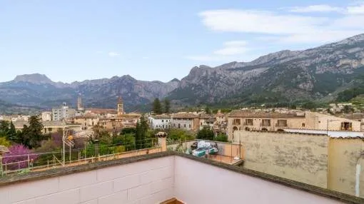 Centrally-situated village house with large roof terrace in Soller