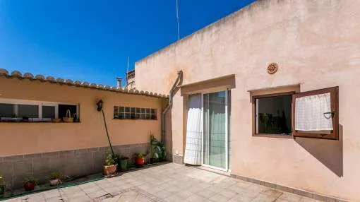 Quietly-situated town house in Sant Llorenc with possibilities to be expanded
