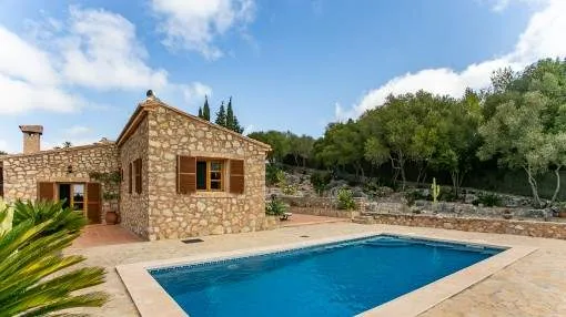 Wonderful, very well-maintained stone finca with pool and much privacy between Son Servera and Arta Wonderful, very well-maintained stone finca with pool and much privacy between Son Servera and Arta