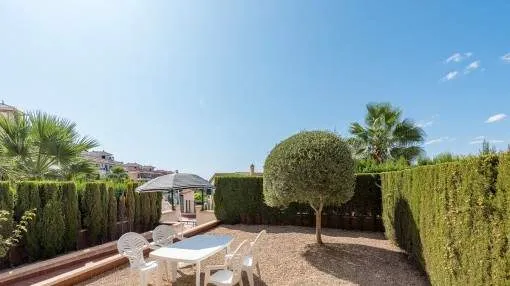 Modern apartment with large garden and lateral sea views from the terrace en Cales de Mallorca