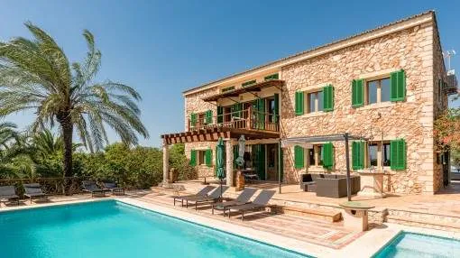 Charming finca with rental licence in a beautiful location near Santanyi Charming finca with rental licence in a beautiful location near Santanyi