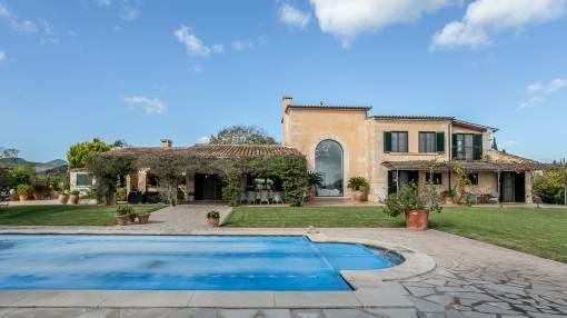 Lovingly-detailed finca in a prime location with pool, sauna and sea views in Son Servera Lovingly-detailed finca in a prime location with pool, sauna and sea views in Son Servera