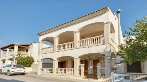 Spacious villa house 100 metres from the sea in Sa Ràpita
