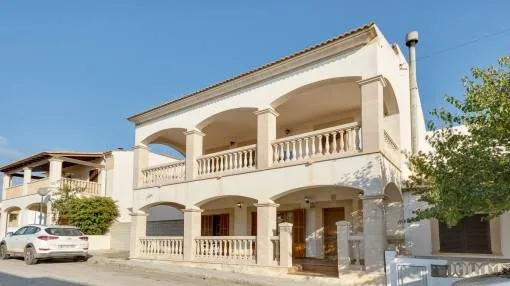 Spacious villa house 100 metres from the sea in Sa Ràpita Spacious villa house 100 metres from the sea in Sa Ràpita