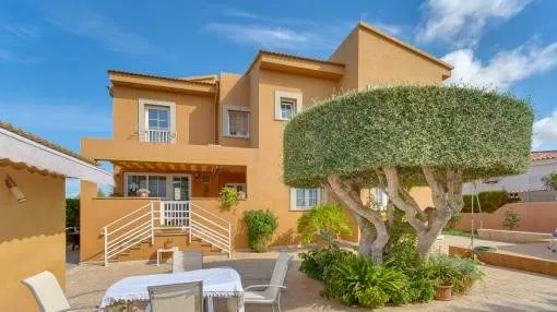 Spacious Mallorcan 2-family house in Badia Blava with views of the bay of Palma Spacious Mallorcan 2-family house in Badia Blava with views of the bay of Palma