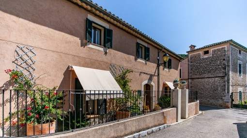 A haven of peace - spacious house in the center of Esporles A haven of peace - spacious house in the center of Esporles