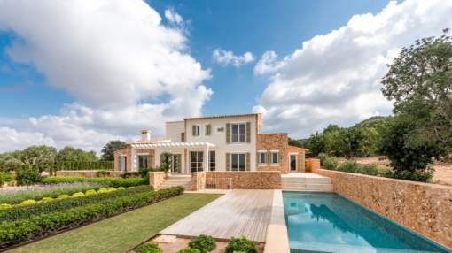 Unique country house on a 15,000 sqm plot near Cas Concos with great views to the Tramuntana mountains Unique country house on a 15,000 sqm plot near Cas Concos with great views to the Tramuntana mountains