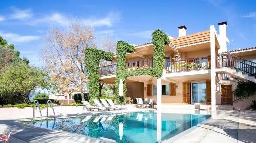 Comfortable villa with sea views, guest house, tennis court and large plot in Sa Cabineta Comfortable villa with sea views, guest house, tennis court and large plot in Sa Cabineta