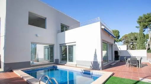 Well-maintained detached house in a prime location in Cala Ratjada