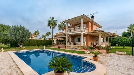 Elegant, traditional tower-villa with sea views in Maioris Elegant, traditional tower-villa with sea views in Maioris