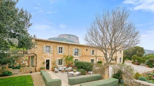 Beautiful country finca with wonderful mountain views and guest house in Alaro Beautiful country finca with wonderful mountain views and guest house in Alaro