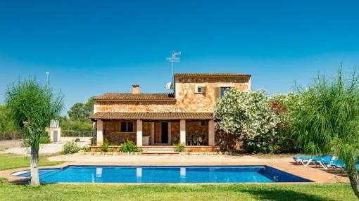 Picturesque Finca in an idyllic location between Campos and Santanyi with purchase option Picturesque Finca in an idyllic location between Campos and Santanyi with purchase option