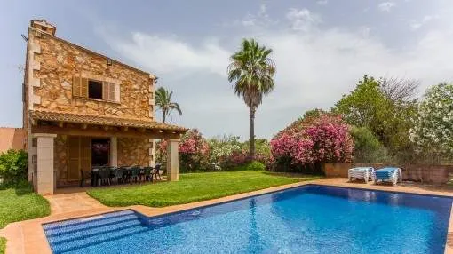 Beautiful finca in a quiet location between Campos and Felanitx with purchase option