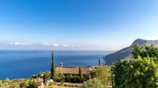 Unique property with spectacular views of the sea in Banyalbufar