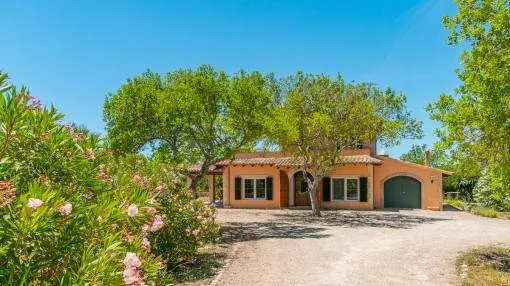 Charming finca at the foot of a hill in Llucmajor Charming finca at the foot of a hill in Llucmajor
