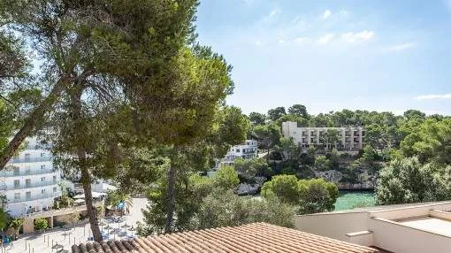Investment - 3 apartments close to the beach in Cala Santanyi for modernisation