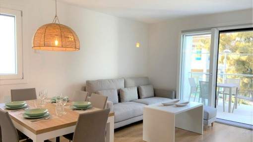 Brand new duplex apartments with air conditioning, heating, swimming pool and sea view in Cala Millor Brand new duplex apartments with air conditioning, heating, swimming pool and sea view in Cala Millor