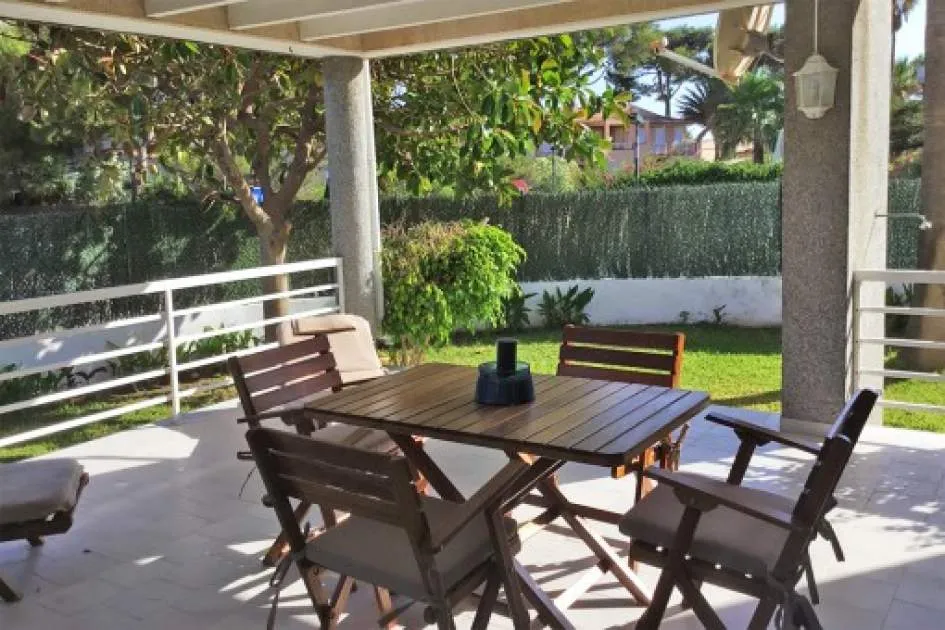 Furnished ground floor apartment close to the sea with garden at Playa de Muro