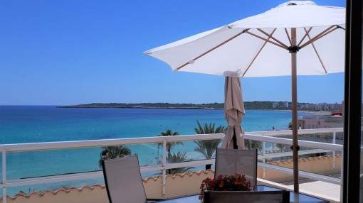 Wonderful penthouse apartment on the seafront in Cala Millor Wonderful penthouse apartment on the seafront in Cala Millor