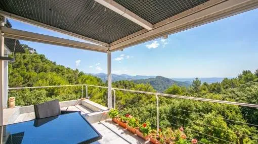 Modern villa with beautiful panoramic views in Esporles