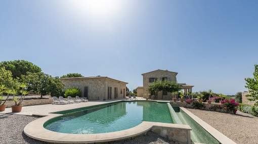 Excellent newly built natural-stone country house with panoramic views to the sea and the mountains in S´Espinagar Excellent newly built natural-stone country house with panoramic views to the sea and the mountains in S´Espinagar