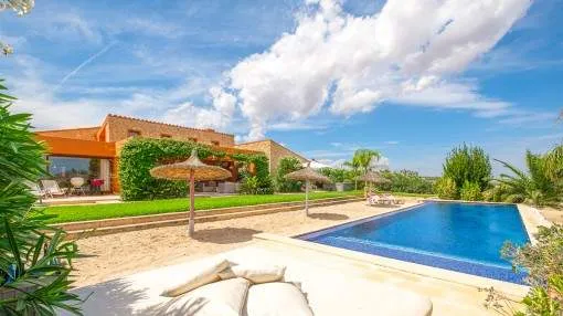 Impressive luxurious finca with sweeping views in Vilafranca de Bonany Impressive luxurious finca with sweeping views in Vilafranca de Bonany