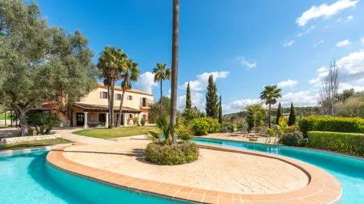 Wonderful finca-property in a privileged location with enchanting countryside views near to Sineu Wonderful finca-property in a privileged location with enchanting countryside views near to Sineu