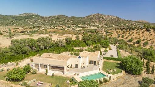 Extravagant finca with panoramic views, privacy and its own pool in Son Macia Extravagant finca with panoramic views, privacy and its own pool in Son Macia