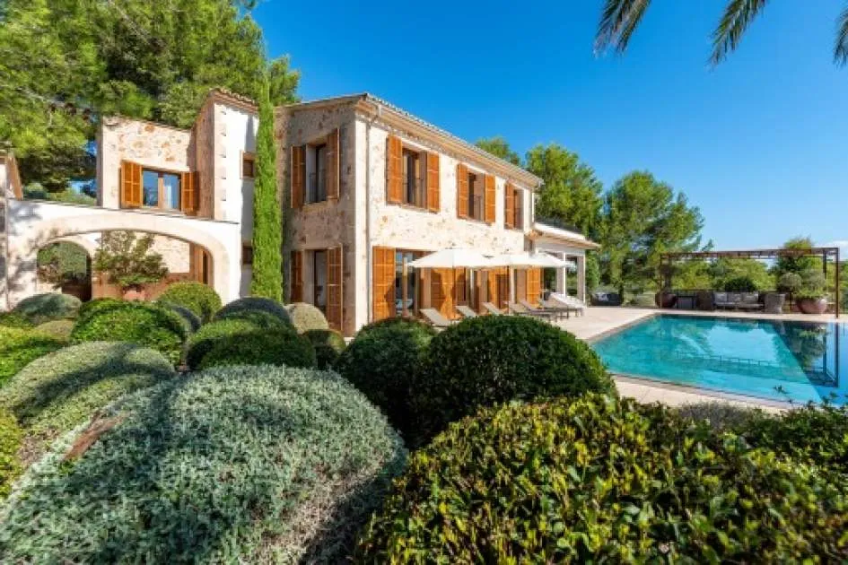 Unique, sophisticated finca-property in Porreres with touristic rental licence and panoramic views over Mallorca