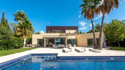 Modern family villa with large plot and absolute privacy on the outskirts of Palma Modern family villa with large plot and absolute privacy on the outskirts of Palma